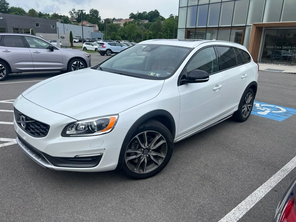 Used 2015 Crystal White Pearl Volvo T5 Platinum image 5