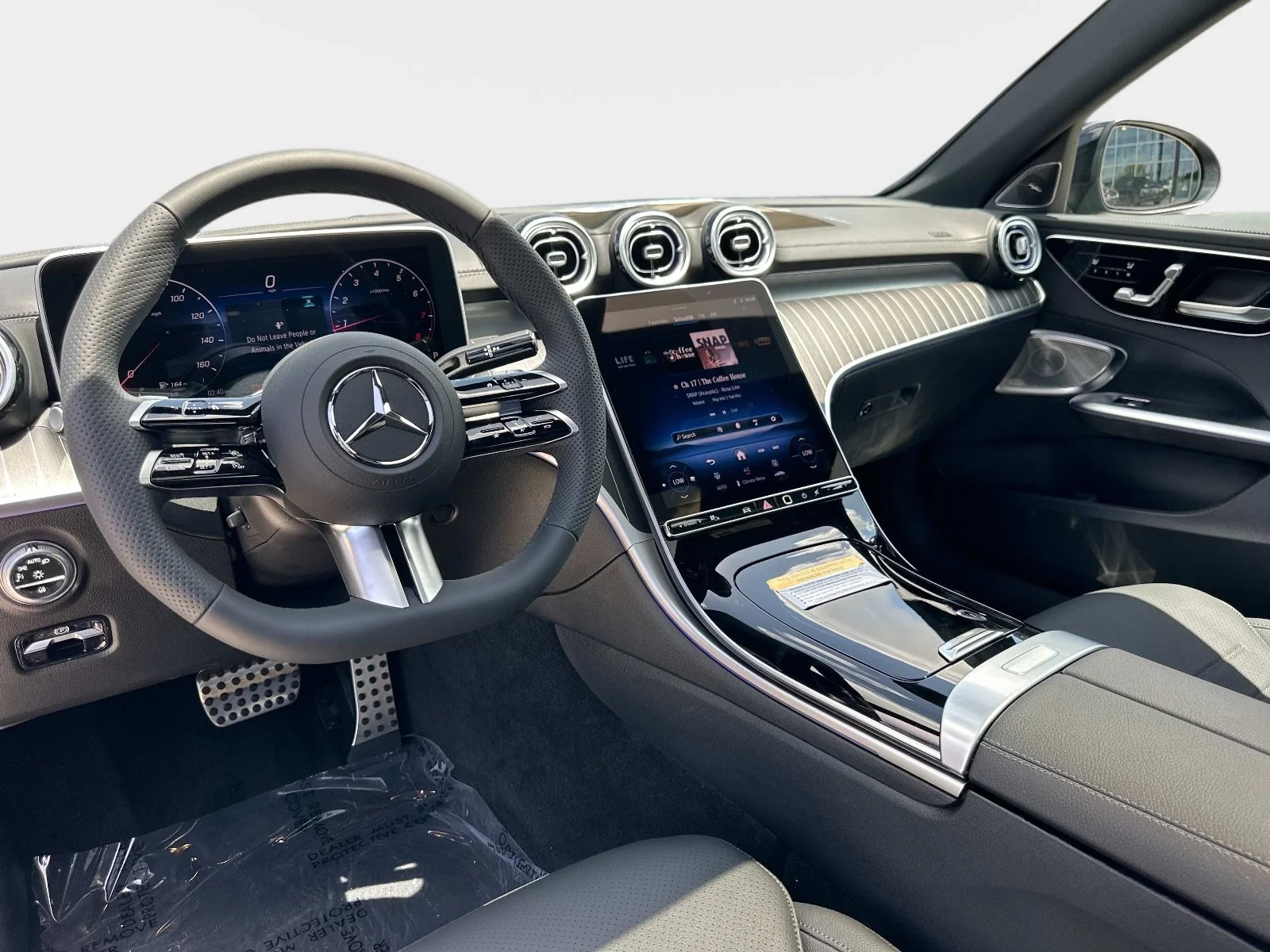 2025 Mercedes-Benz C-Class Sedan C 300 - Photo 15