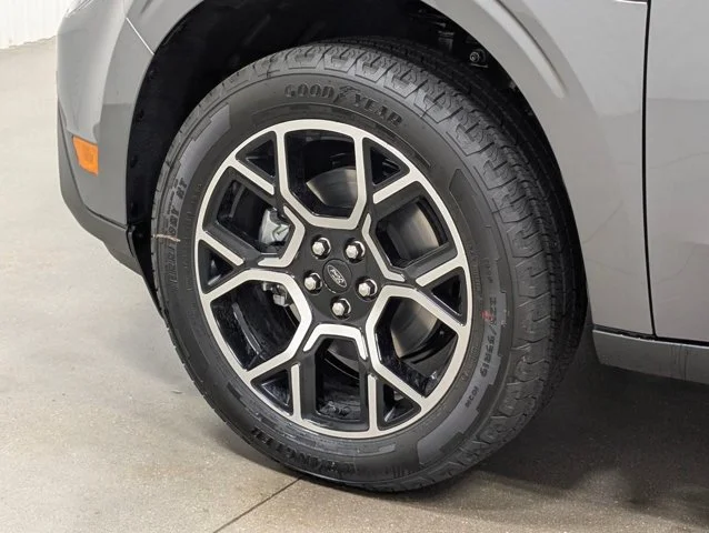 New 2026 Carbonized Gray Metallic Ford Lariat® image 33