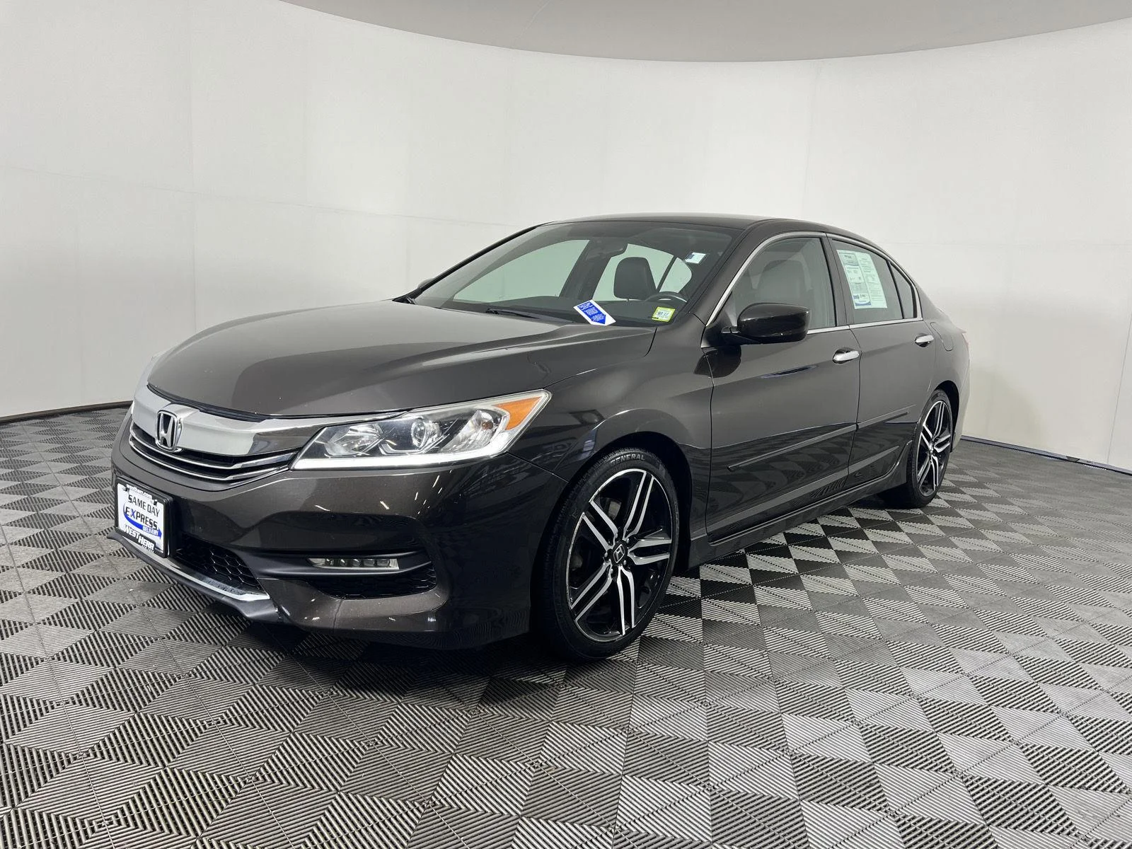 Used 2017 Kona Coffee Metallic Honda Sport SE image 7