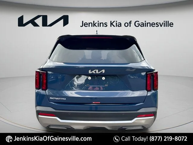 Used 2025 Black Kia S image 4