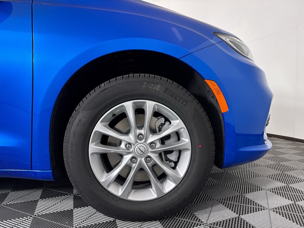 New 2026 Hydro Blue Pearl-Coat Exterior Paint Chrysler Select image 24