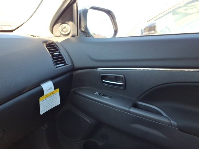 New 2027 Gray Mitsubishi 2.0 ES AWC image 13