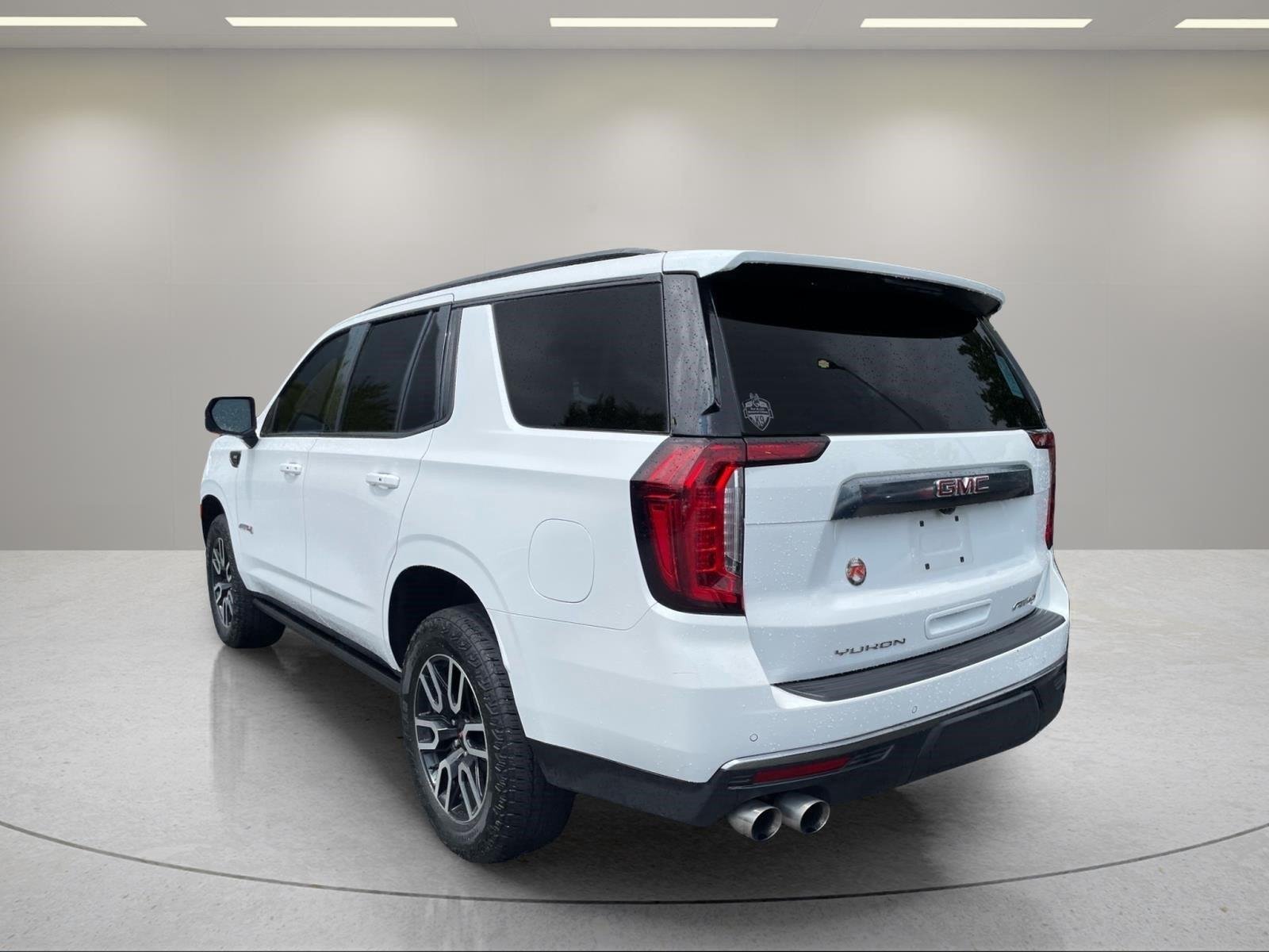 Used 2024 Summit White GMC AT4 image 8