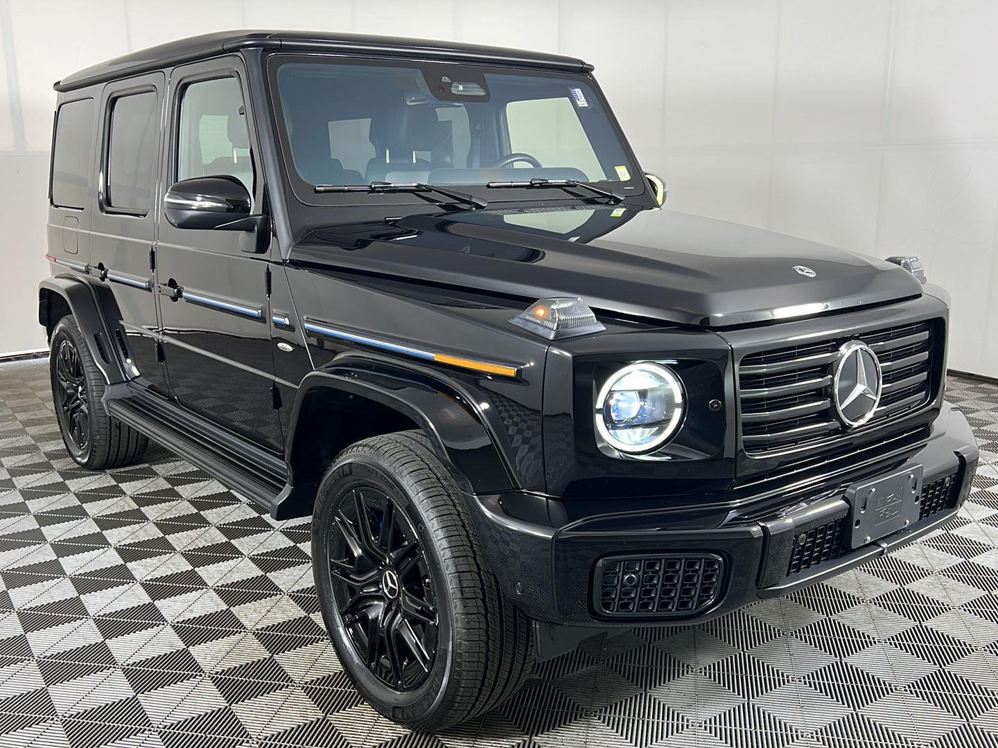 Certified Used 2025 Obsidian Black Metallic Mercedes-Benz G 580e image 21