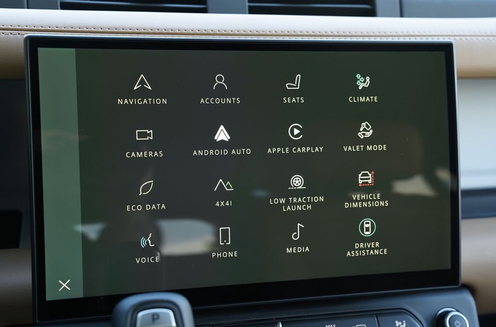Used 2026 Gray Land Rover X-Dynamic SE image 17
