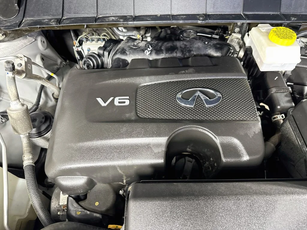 Certified Used 2024 Silver INFINITI LUXE image 44