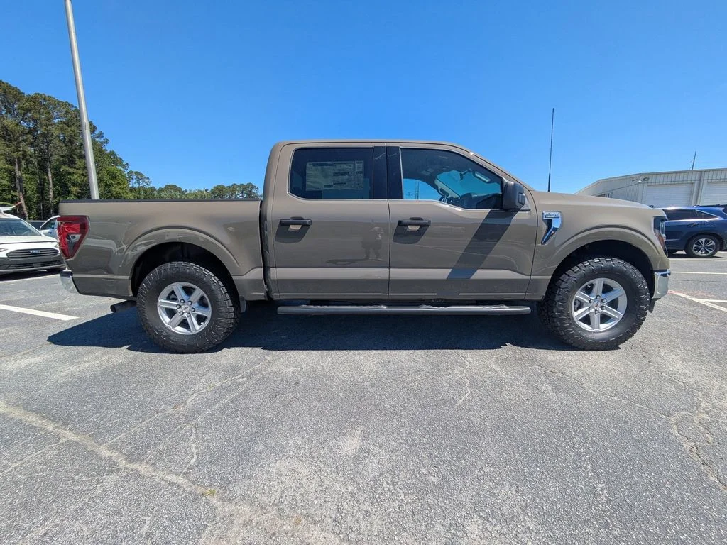 New 2026 Marsh Gray Ford XLT image 3