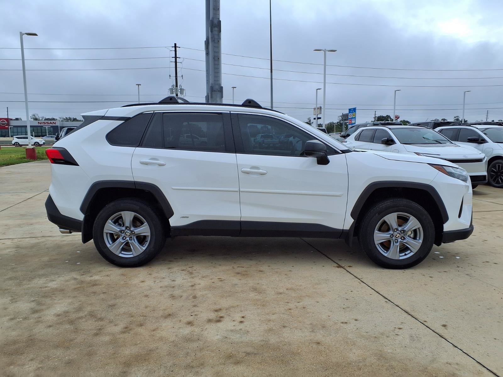 Certified Used 2025 Ice Toyota LE image 5