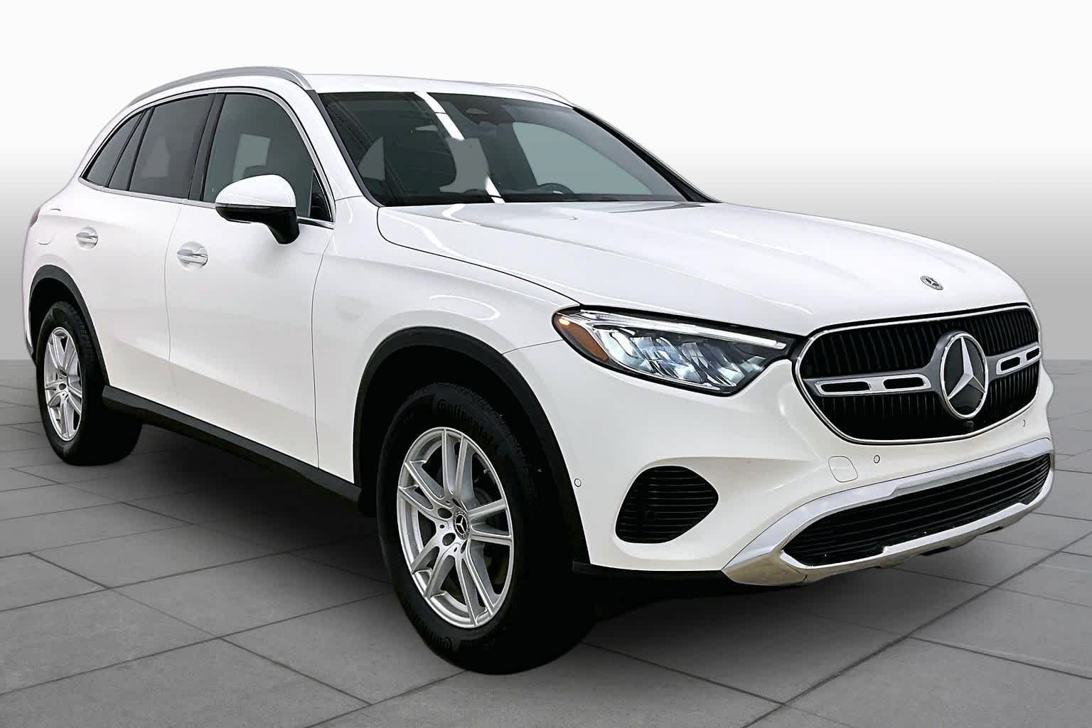 Used 2025 Polar White Mercedes-Benz GLC 300 image 3