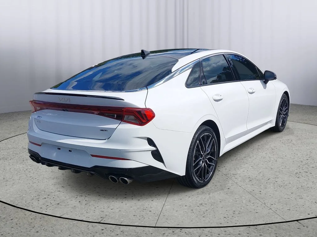 Used 2024 White Kia GT image 3