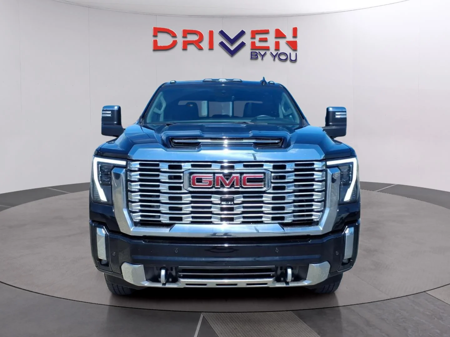 Used 2024 Onyx Black GMC Denali DRW image 8