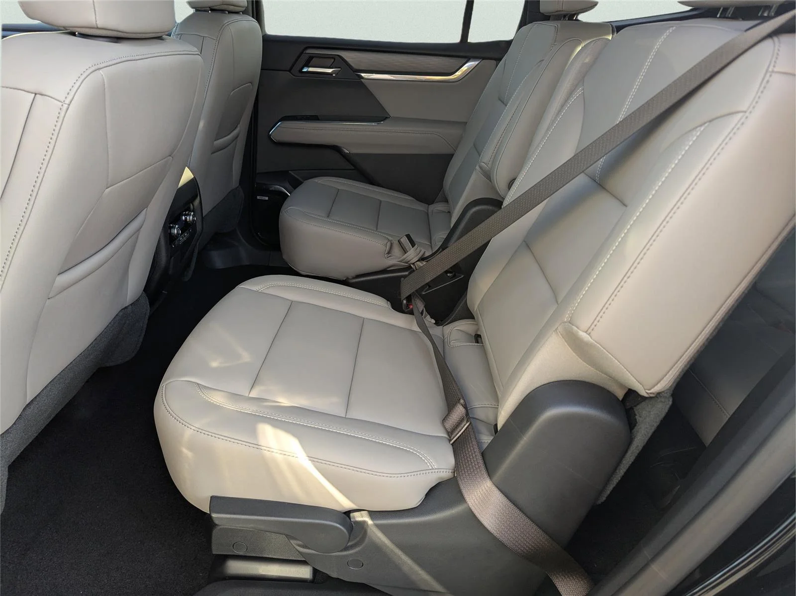 New 2026 Ebony Twilight Metallic GMC Elevation image 12