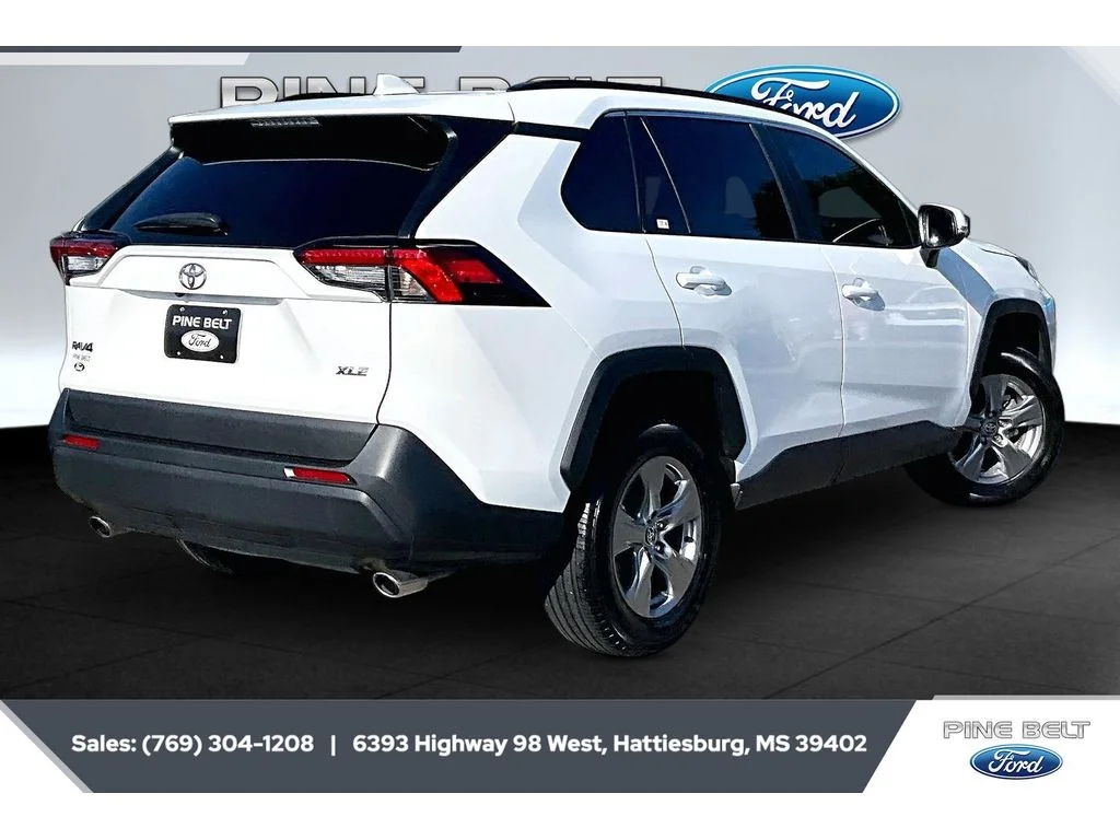 Used 2024 Ice Cap Toyota XLE image 12
