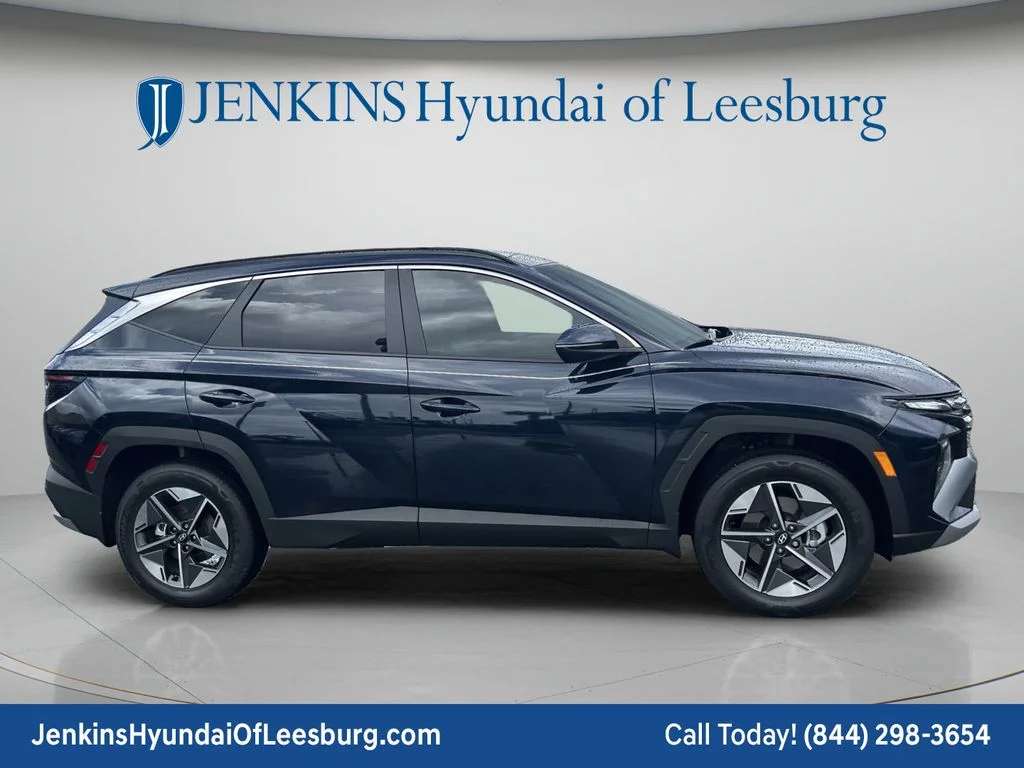 Used 2025 Blue Hyundai SEL Convenience image 2