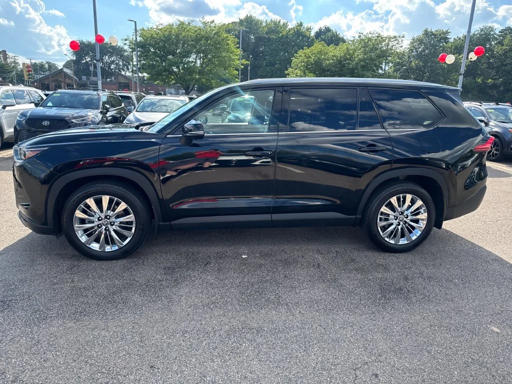 Used 2024 Black Toyota Platinum image 4
