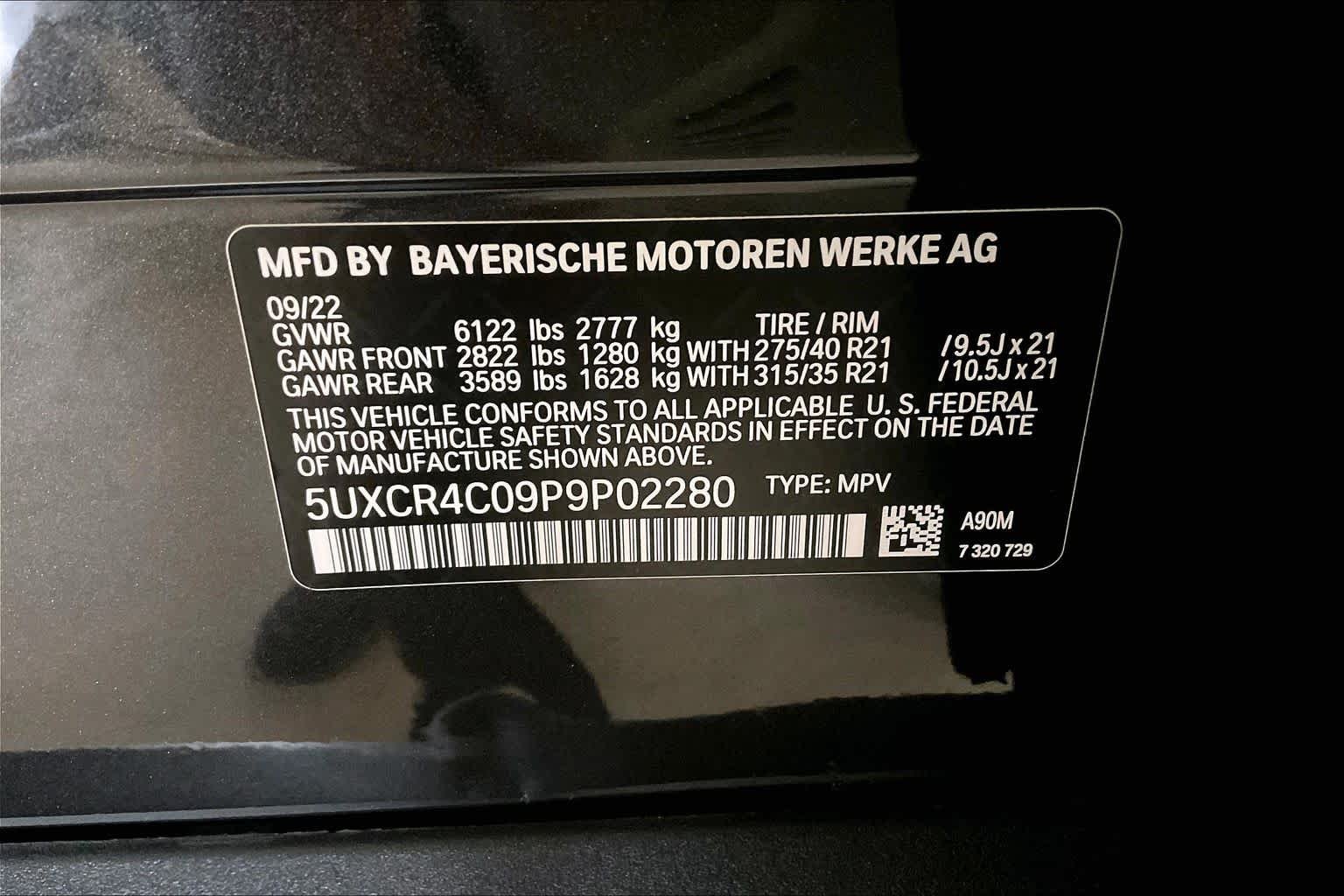 Used 2023 Dark Graphite Metallic BMW sDrive40i image 32