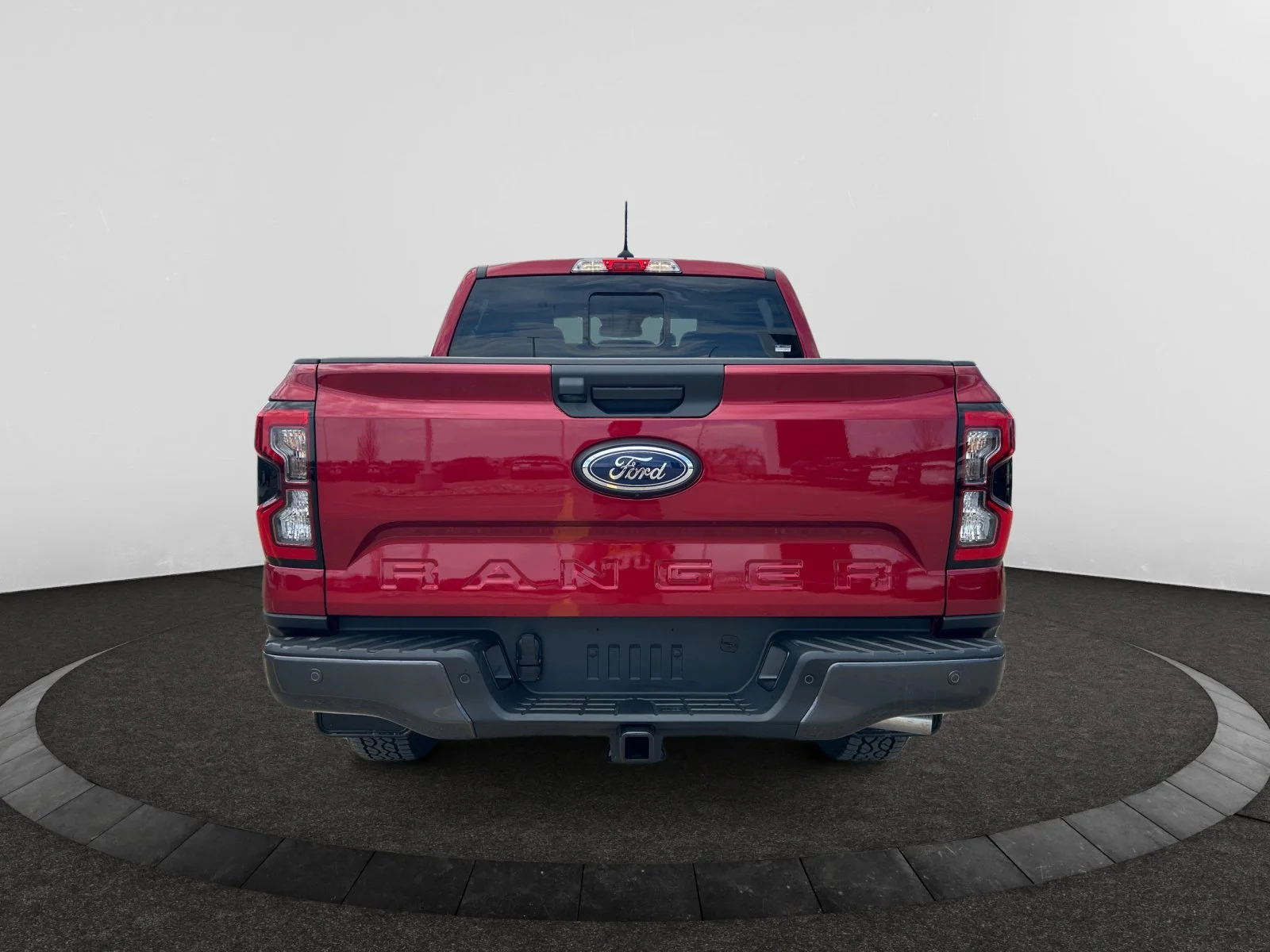 New 2026 Ruby Red Metallic Tinted Clearcoat Ford XLT image 4