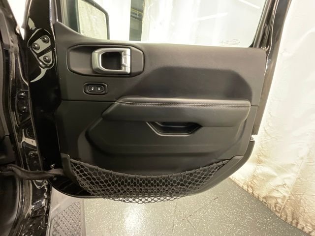 Used 2020 Black Jeep Overland image 22