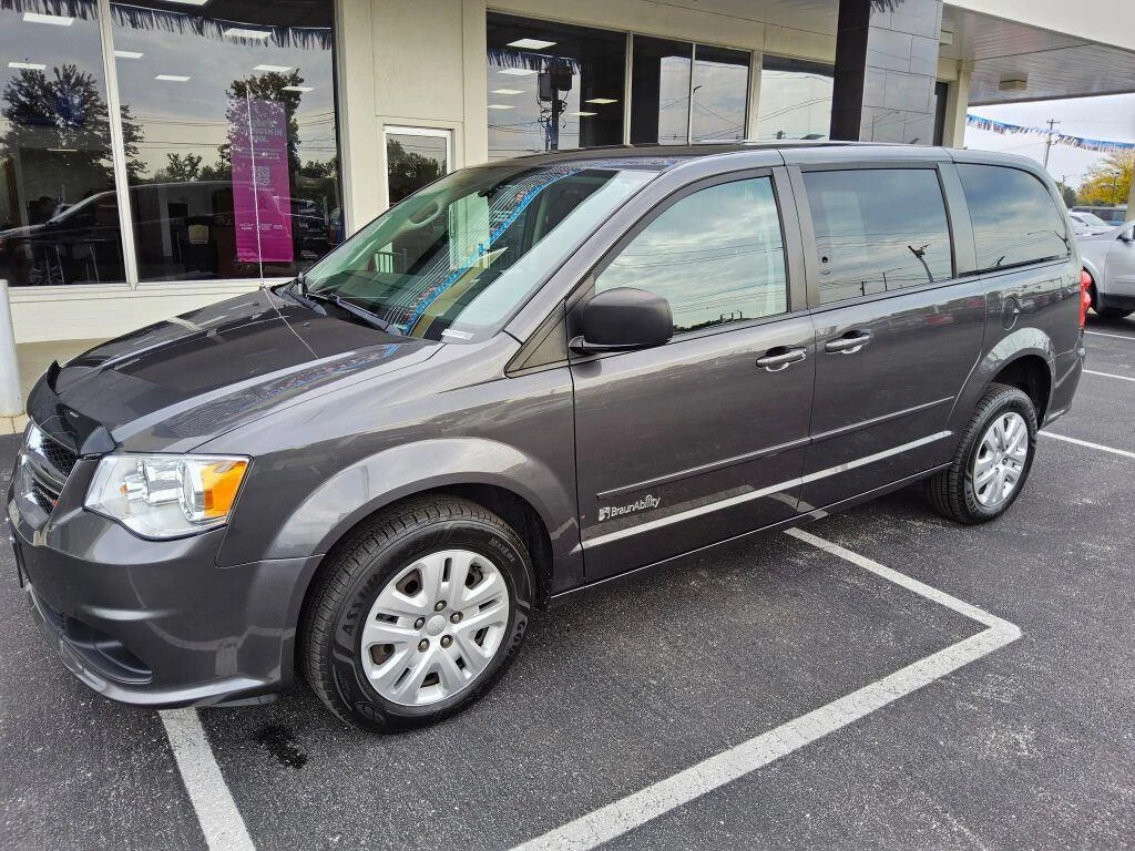 2016 Dodge Grand Caravan SE's photo