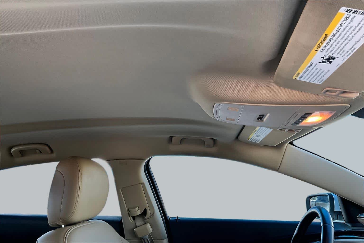 Used 2013 White Diamond Tricoat Buick Leather image 13