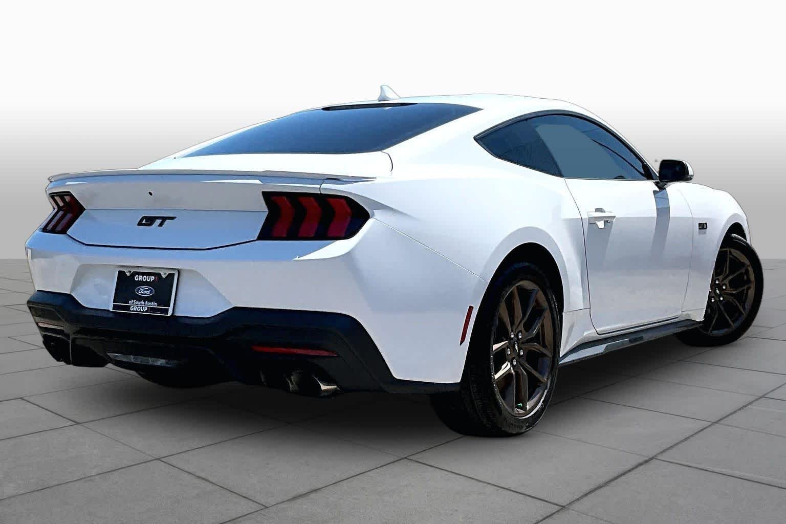 2025 Ford Mustang GT Premium - Photo 13