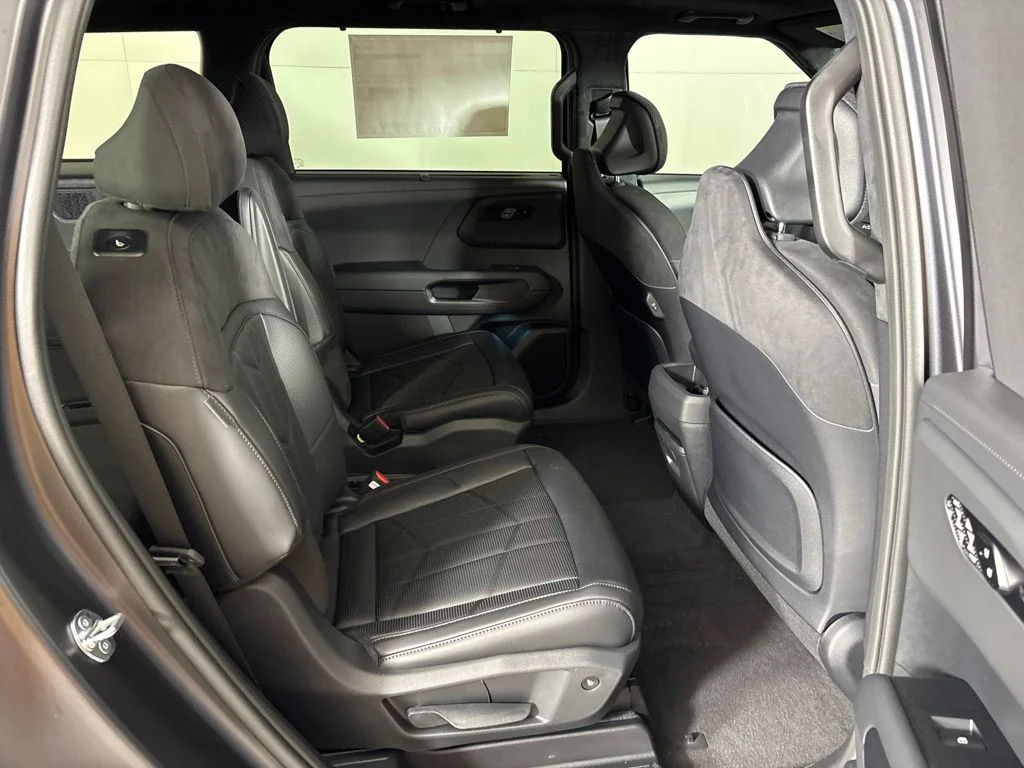 New 2027 Panthera Metal Matte Kia X-Line SX Prestige image 21