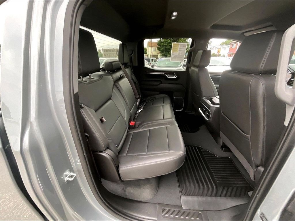 Used 2023 Silver GMC SLT image 16
