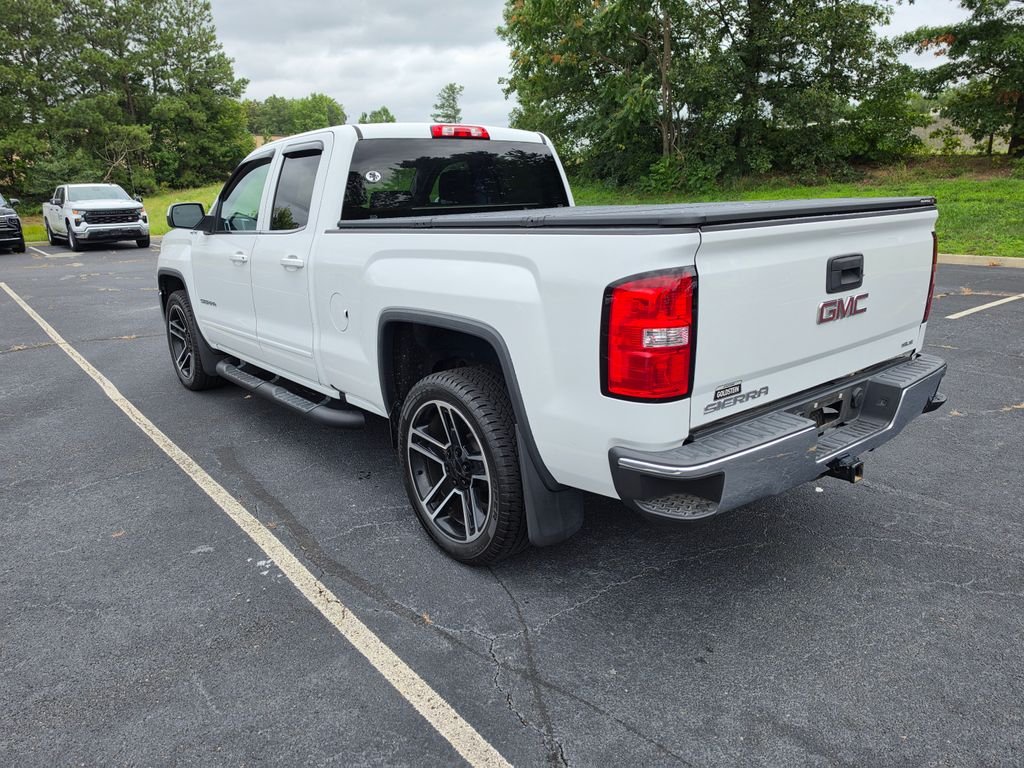 Used 2018 White GMC SLE image 8