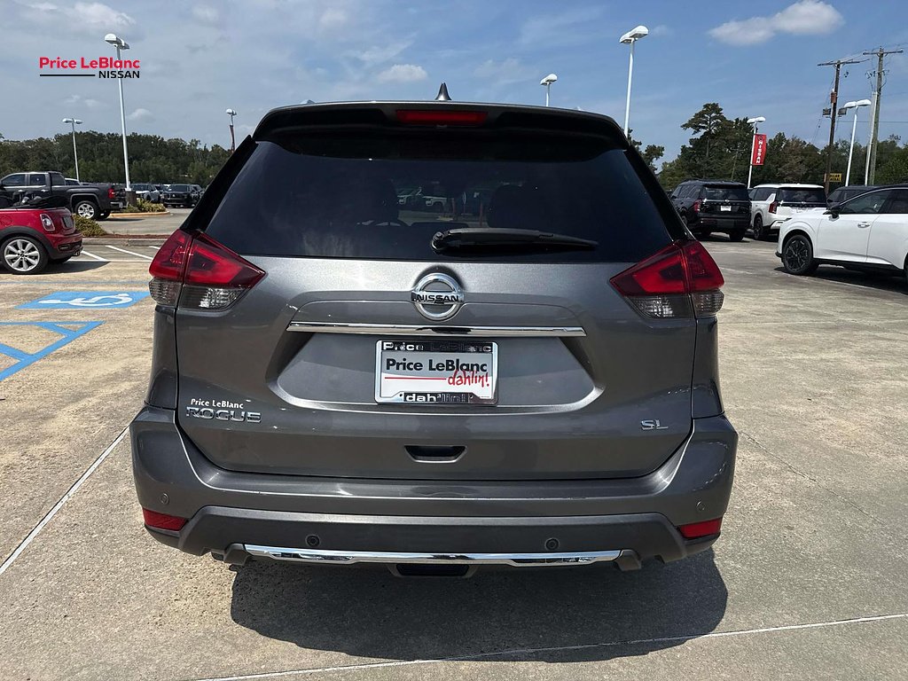 Used 2019 Gun Metallic Nissan SL image 6