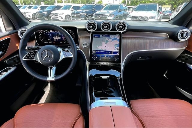 Used 2026  Mercedes-Benz GLC 300 image 7