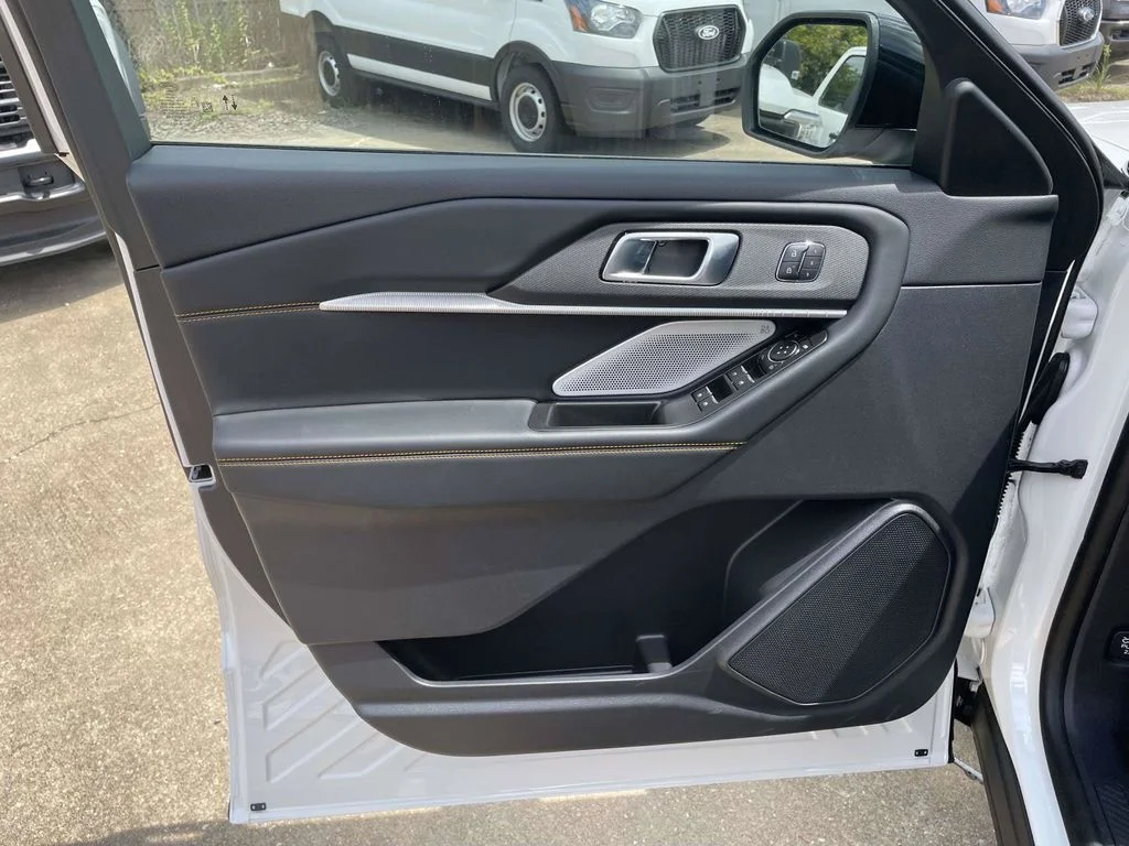 New 2026 Star White Metallic Tri-Coat Ford Tremor® image 15
