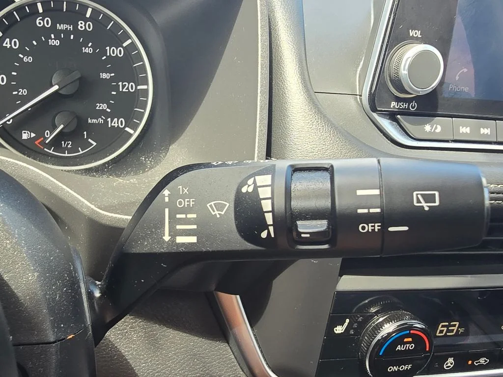 Used 2024 Gray Nissan SV image 27