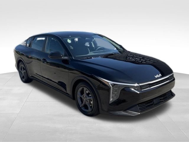 Used 2025 Black Kia LXS image 1