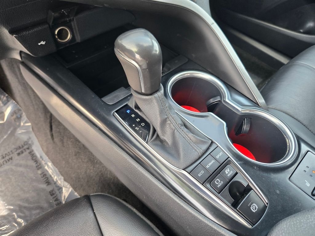 Used 2020 Black Toyota XLE image 14