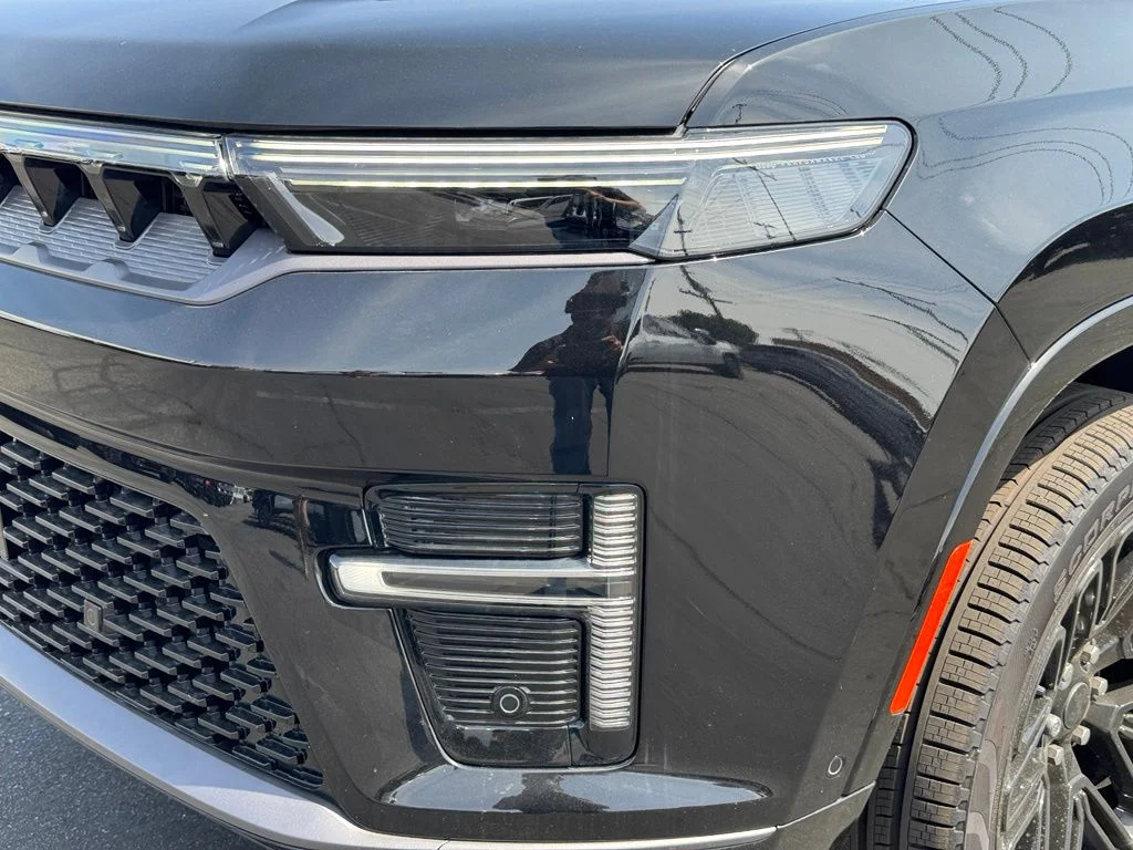 New 2026 High Gloss Black Exterior Paint Jeep Limited Reserve image 13