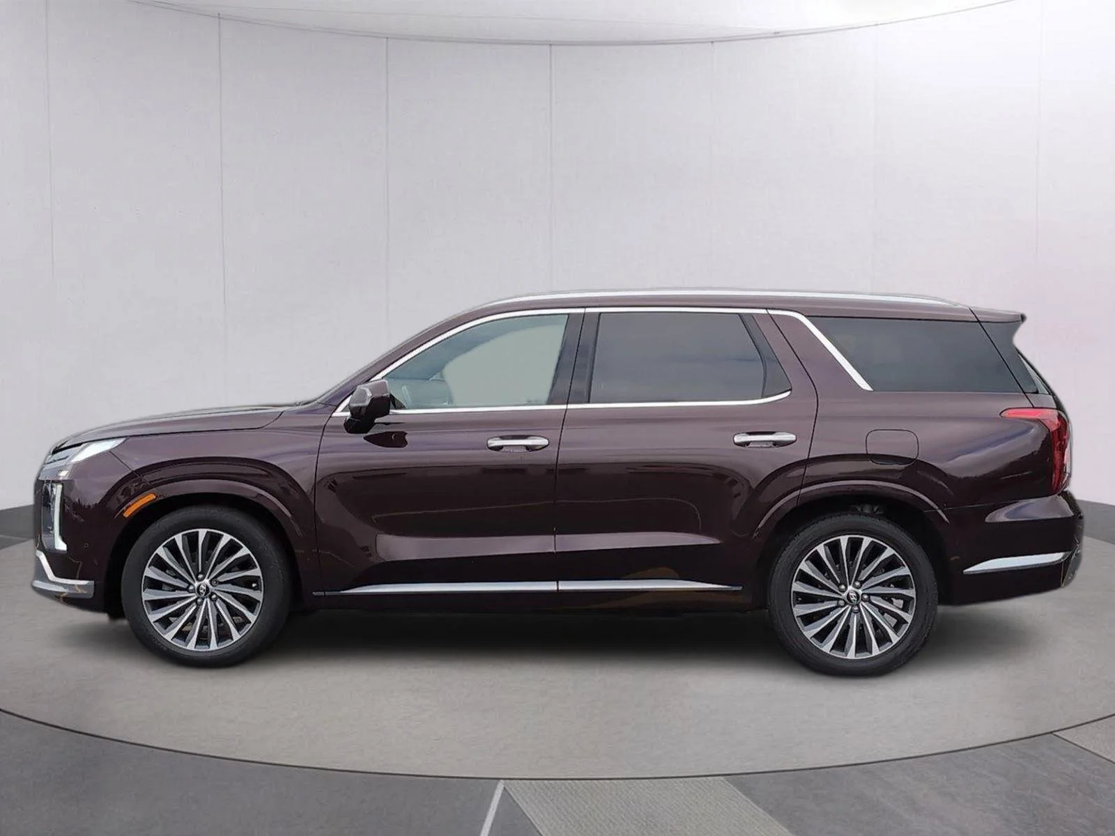 Used 2024 Sierra Burgundy Hyundai Calligraphy image 2
