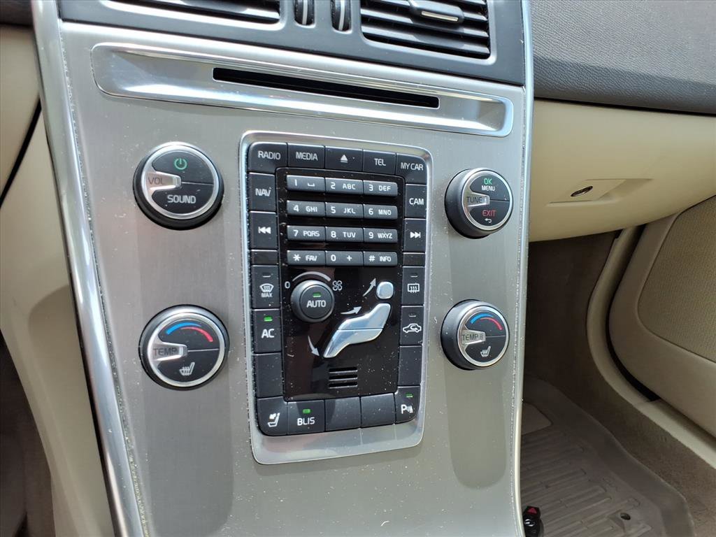 Used 2012 Ice White Volvo T6 Platinum image 18
