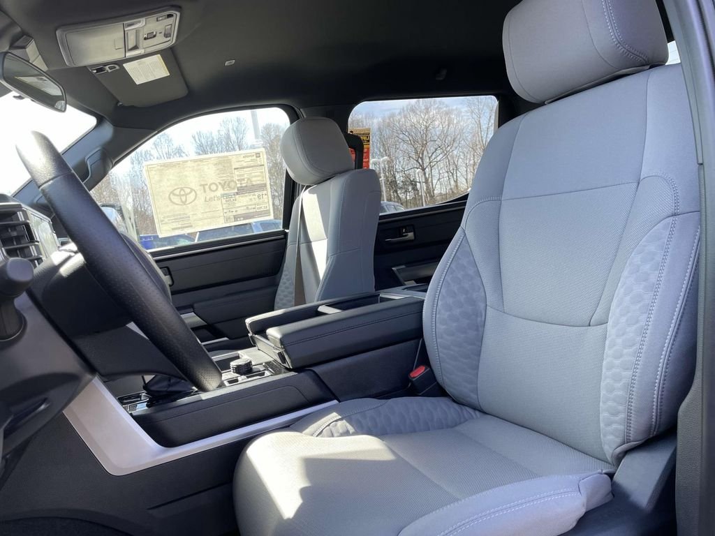 2025 Toyota Tundra SR5 - Photo 28
