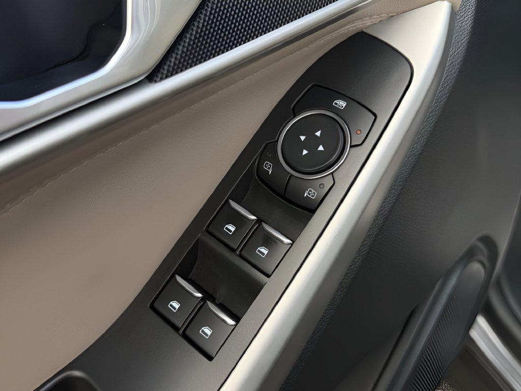 Used 2023 Gray Metallic Ford XLT image 12