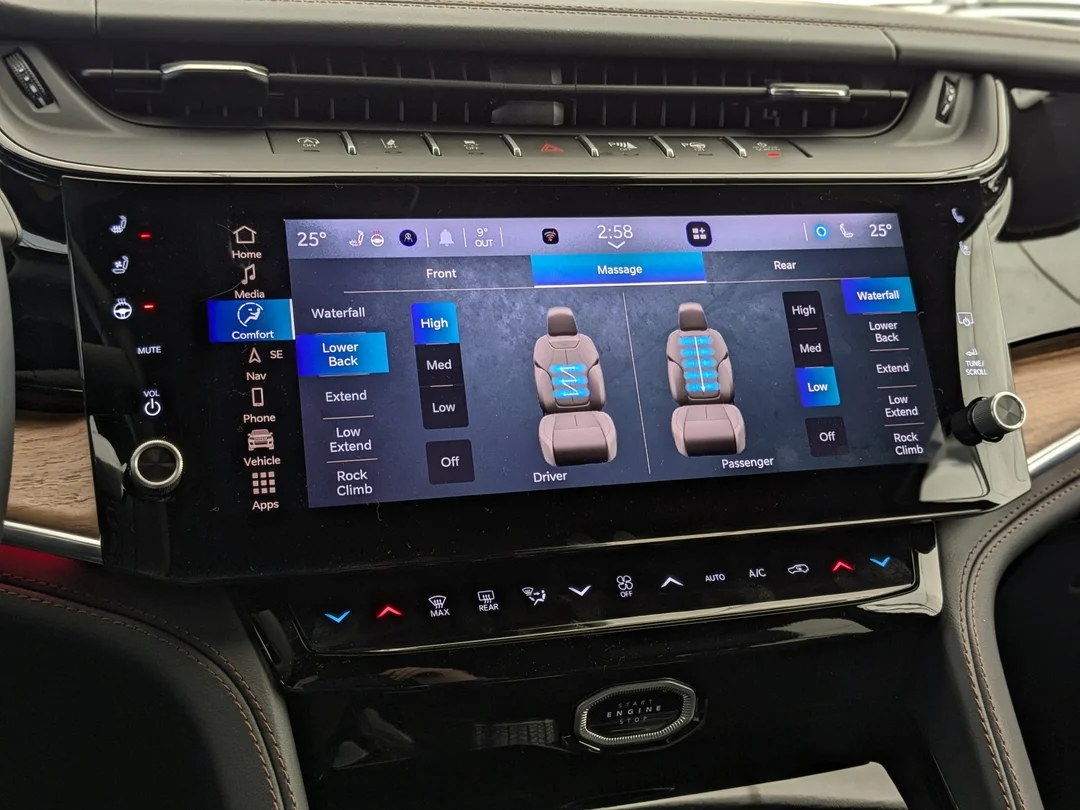 New 2026 White Jeep Summit - - 4x4 - Pano Sunroof - Palermo Lthr - Head-Up Display - Night Vision & More! image 26