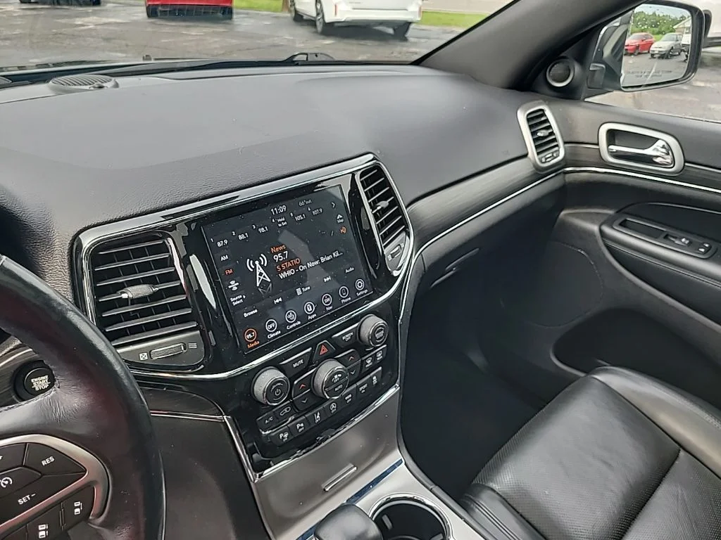 Used 2020 Black Jeep Limited image 9