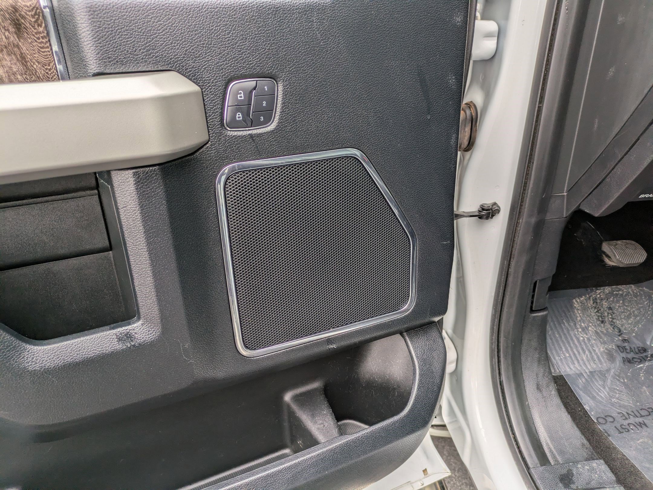 Used 2018 Oxford White Ford LARIAT image 12