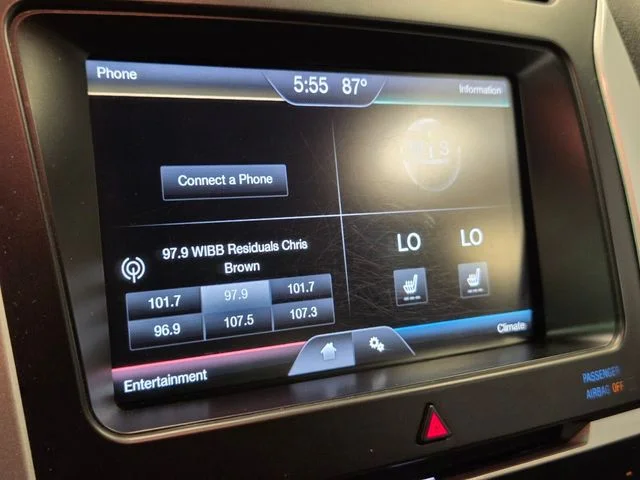 Used 2015  Ford Limited image 19