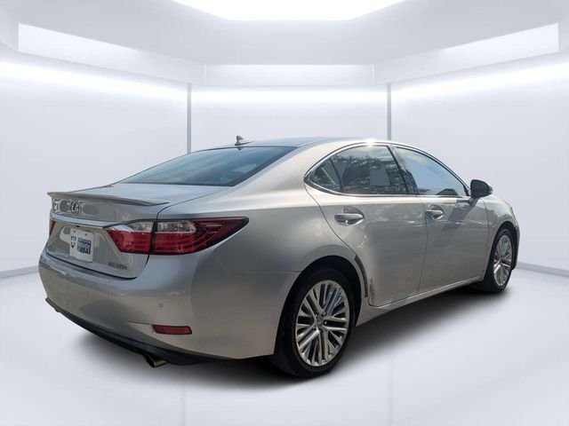 Used 2014  Lexus 350 image 3