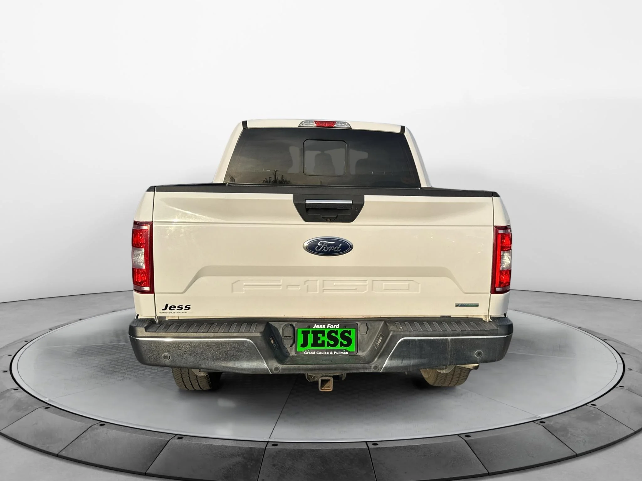Used 2019 Oxford White Ford XLT image 4