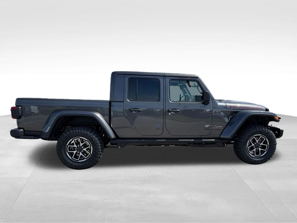 New 2026 Granite Crystal Metallic Clear-Coat Exterior Paint Jeep Rubicon image 7