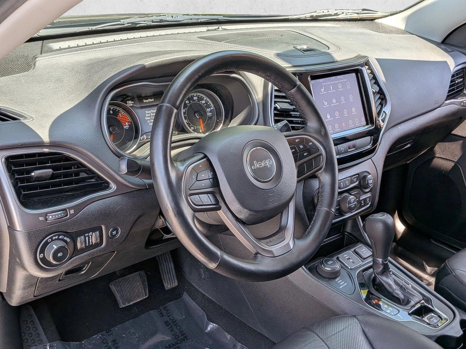 Used 2020 Diamond Black Crystal Pearlcoat Jeep Limited image 10