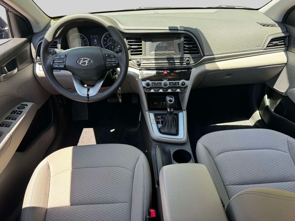 Used 2020 Blue Hyundai SE image 11