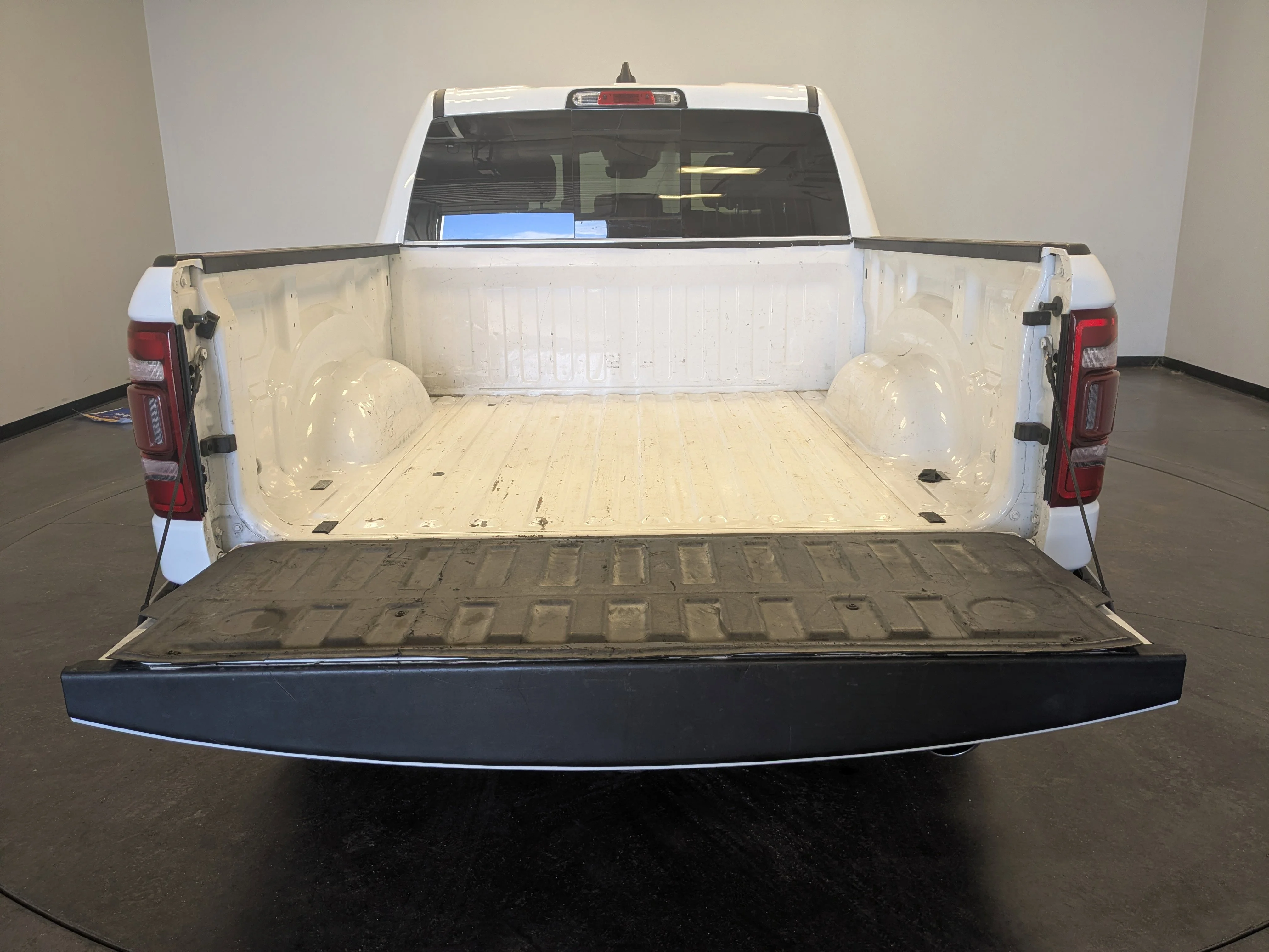 Used 2021 Bright White Clearcoat Ram Laramie image 12